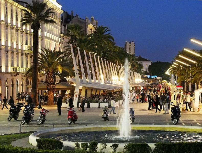 Center Apartment Silvana Split Bagian luar foto