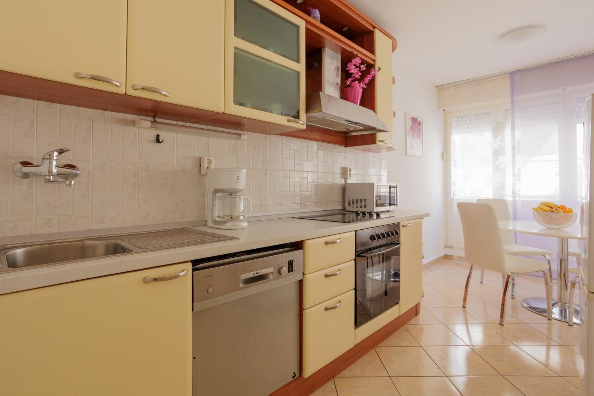 Center Apartment Silvana Split Bagian luar foto
