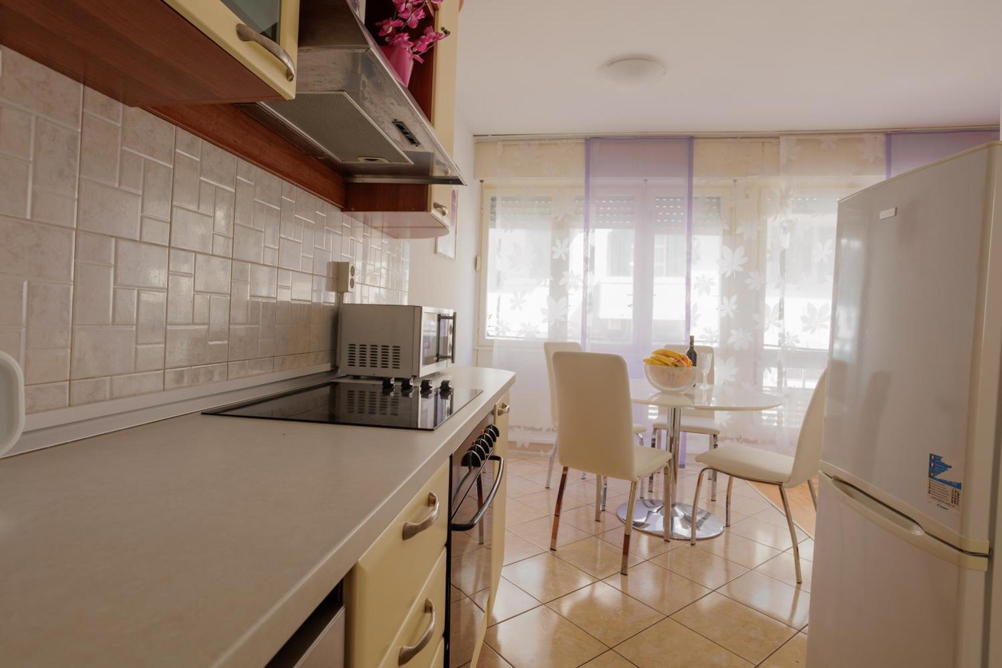 Center Apartment Silvana Split Bagian luar foto