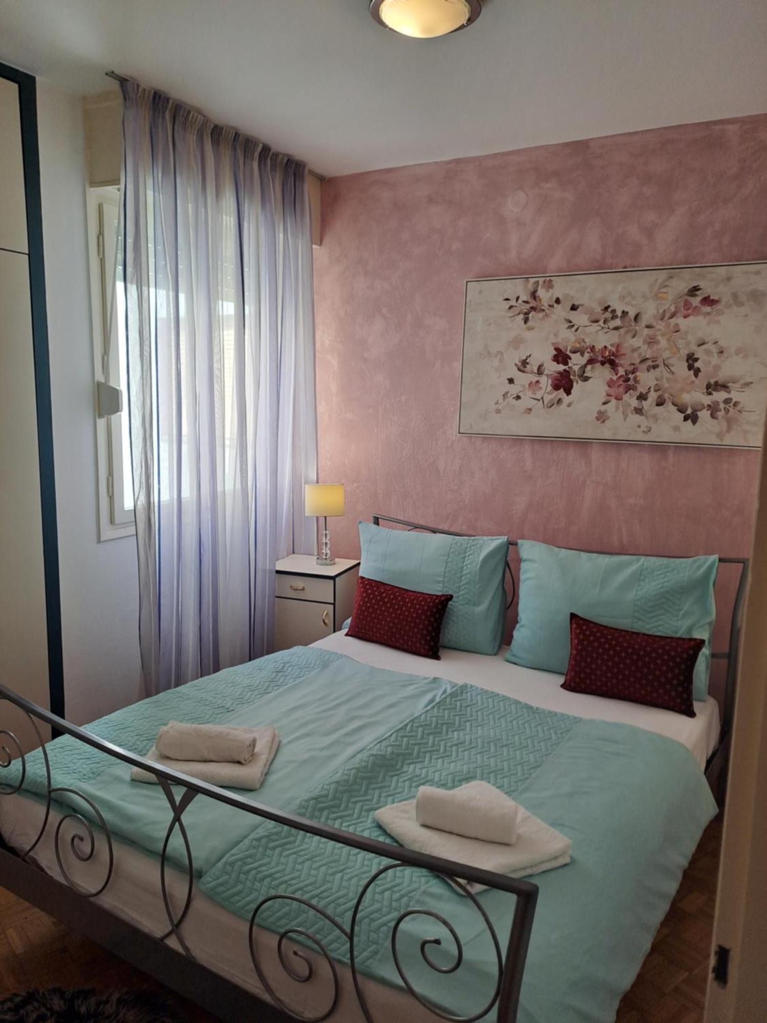 Center Apartment Silvana Split Bagian luar foto